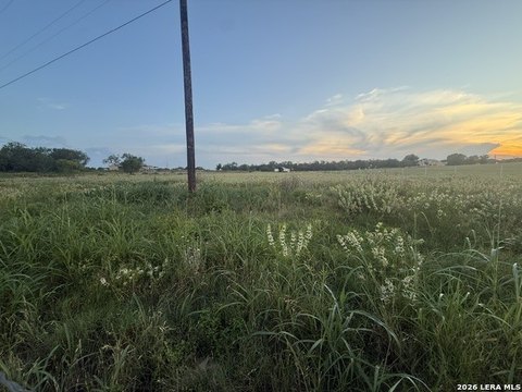 LAND - La Vernia, TX