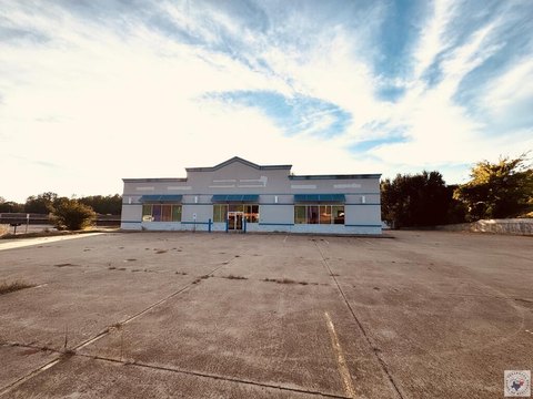 Freestanding Retail Building