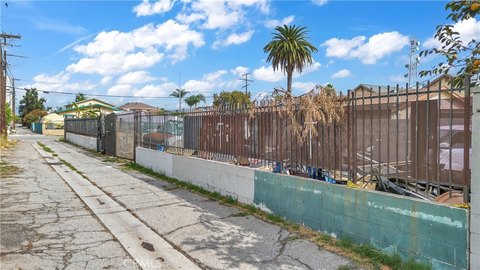 Land, Los Angeles, CA