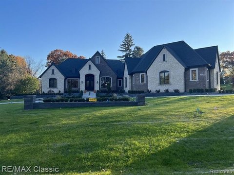 Residential Land in Highland Twp