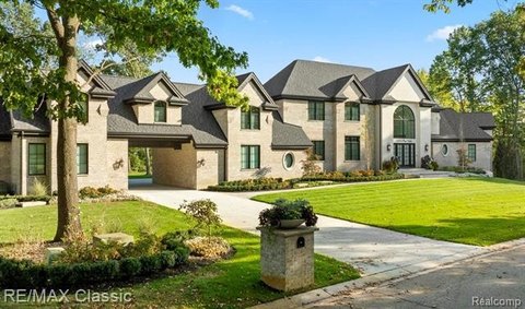 Residential Land in Highland Township