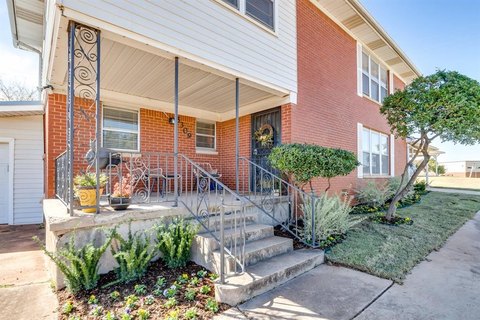 Well-Maintained Duplex in Prime Location