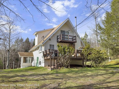 Versatile Chalet Near Ski Resorts