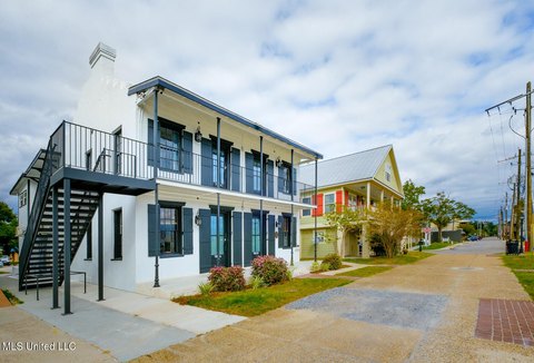 Luxury Multi-Unit Property in Biloxi