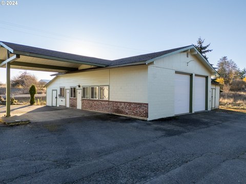 Winlock Commercial Property For Sale
