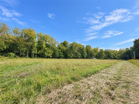 Land, Howard, OH