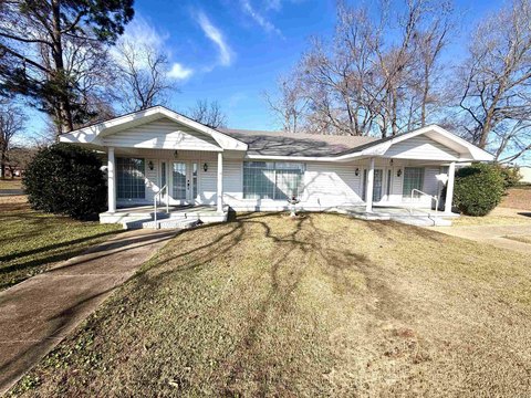 Versatile Building in Junction City