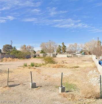 Residential Land in Lone Mountain