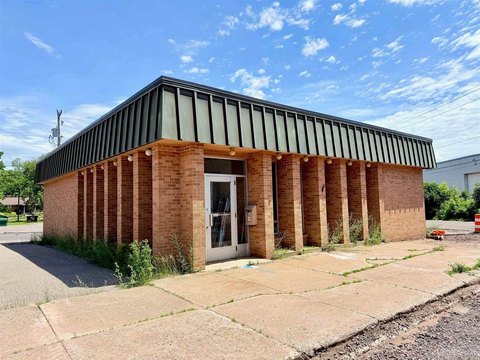 Versatile Commercial Building with Vintage Flair