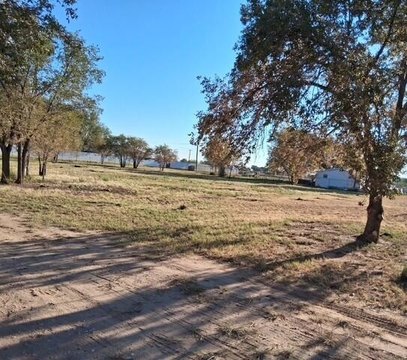 Level Commercial Land