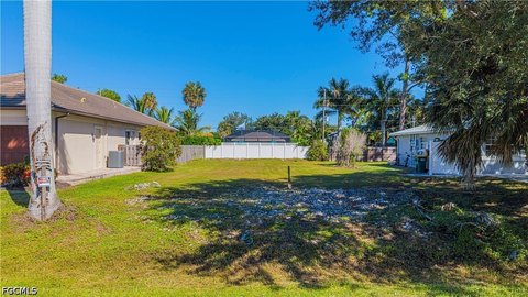 Land, Naples, FL