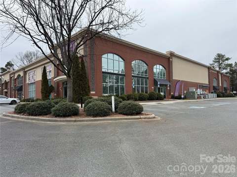 Corner Unit in Northlake Pavilion