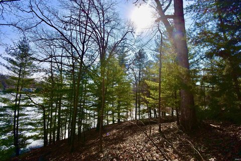 Waterfront Residential Land in Nineveh