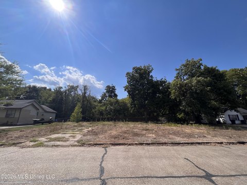 Land, Greenville, MS