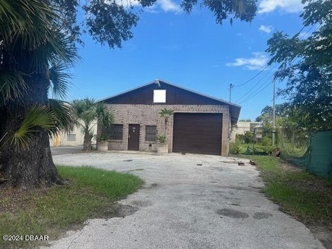 Daytona Beach Warehouse with Yard