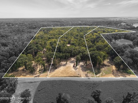 Land, Walls, MS