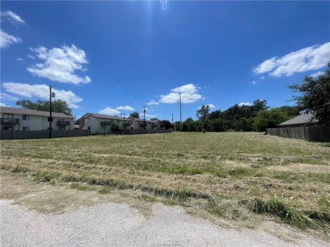 Bryan, TX Multifamily Land