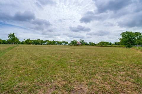 Land, Sanger, TX