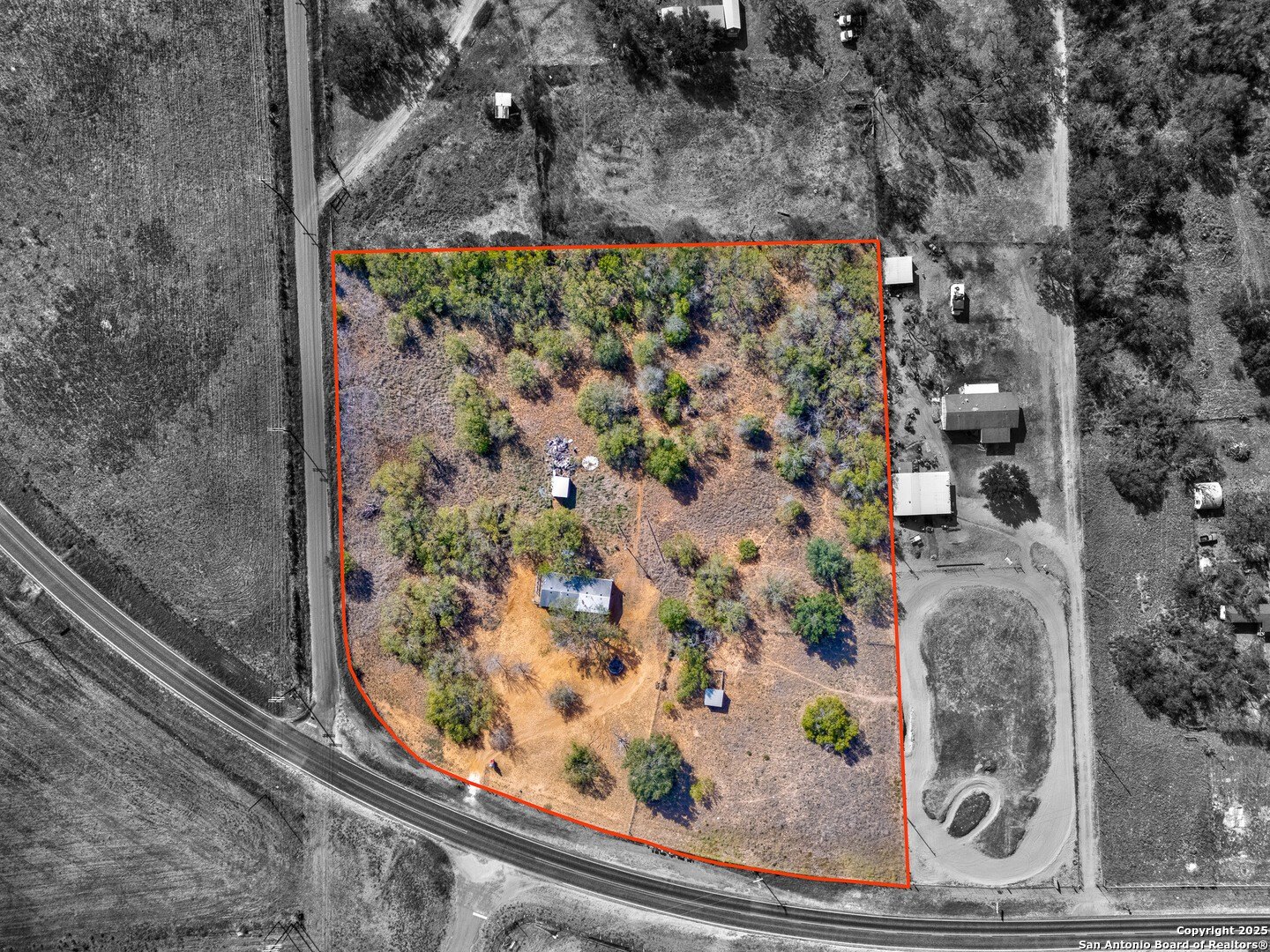 Spacious Land in Pleasanton, TX