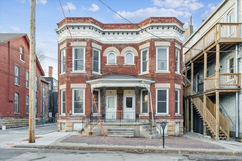 Dubuque Duplex in Jackson Park