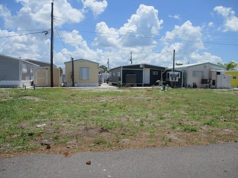 Land, BRADENTON, FL