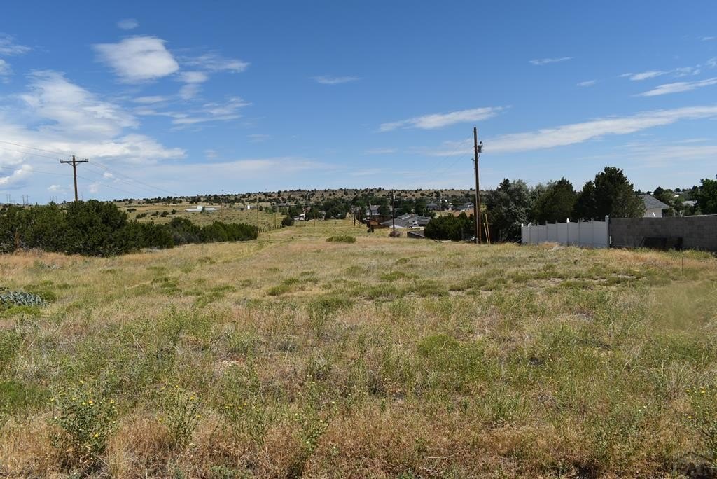 Land with Panoramic Mountain Views