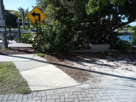 LAND - HOLMES BEACH, FL