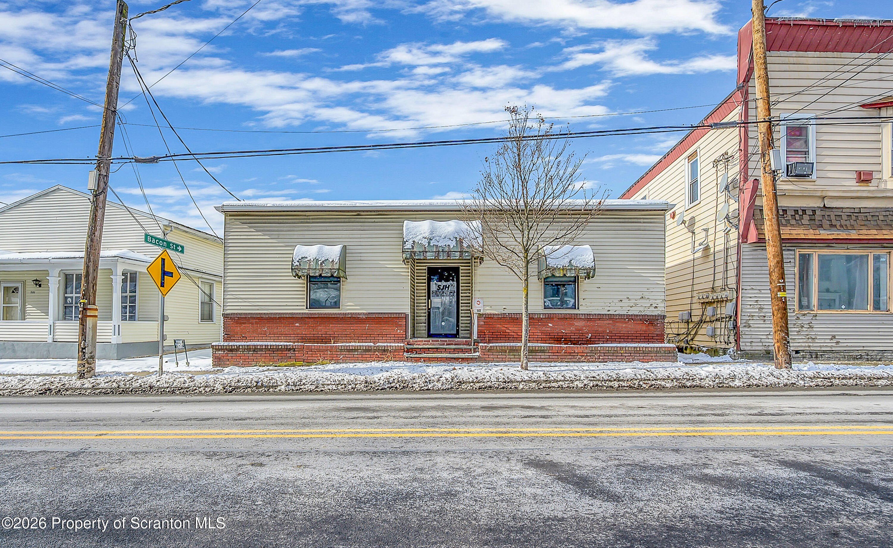 Versatile Commercial Building in Jermyn