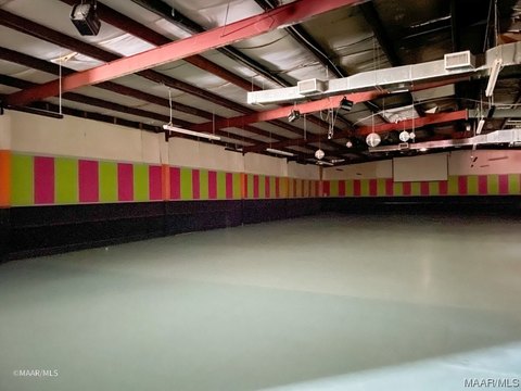 Twin Rivers Skating Rink & Mini Golf