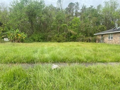 Land in St. Bernard