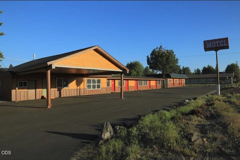 COMMERCIAL - Crescent, OR