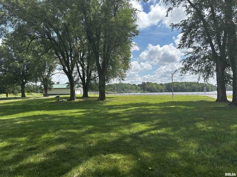 LAND - Tovey, IL
