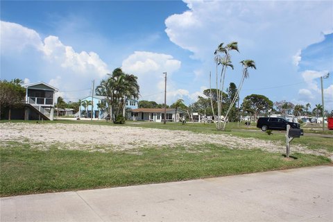 Land, BRADENTON, FL