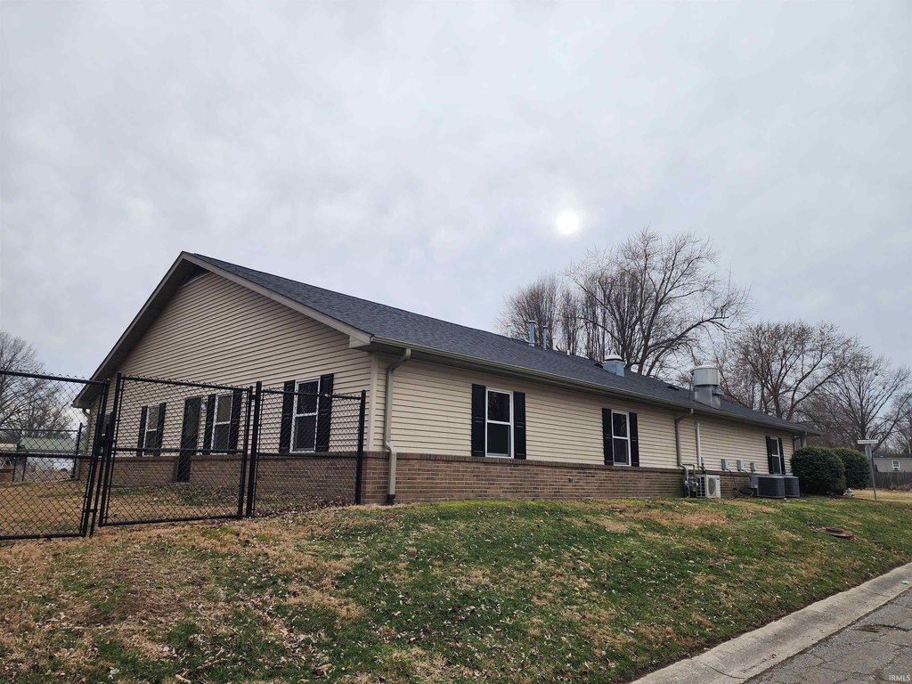 607 Pennsylvania St, Bicknell, IN 47512