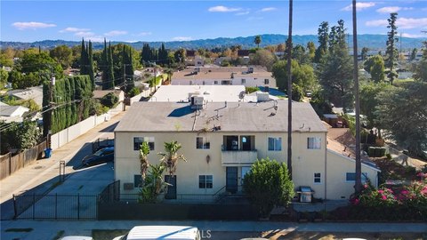 4-Unit Apartment Building