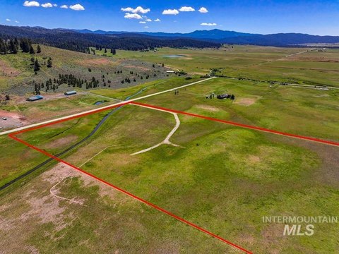 19 Acres with 360° Views