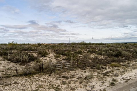 Residential Acreage in Del Rio