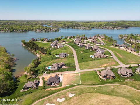 Lakefront Community Land in Tennessee