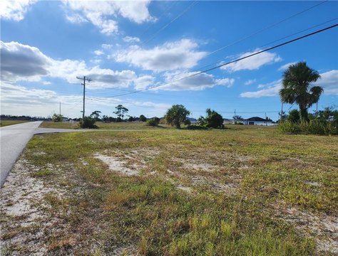 Commercial Lot in Pine Island