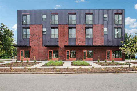 Prime Retail/Office Space Available