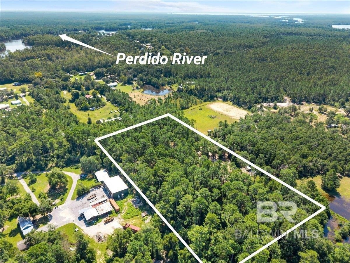 Spacious Land in Seminole, AL
