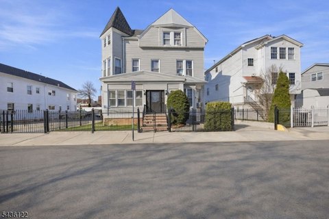 Side-by-Side Three-Story Duplex