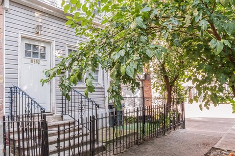 Spacious Bronx Duplex with Solar
