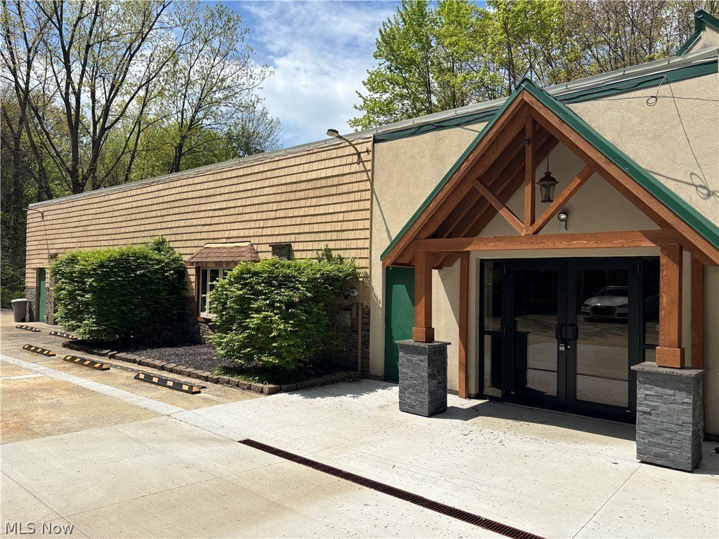 Updated Office Building in Northfield