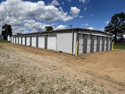 Litchfield Commercial Property on 1.15 Acres