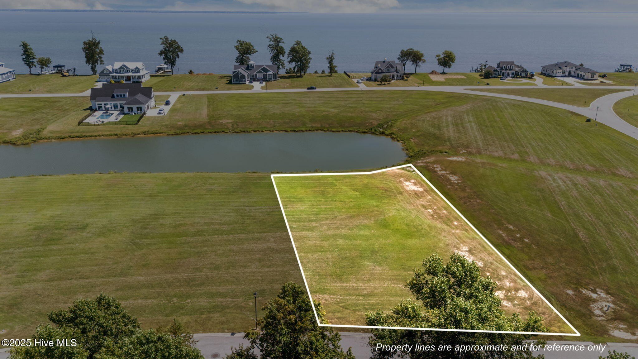 Pond Front Homesite in Occano