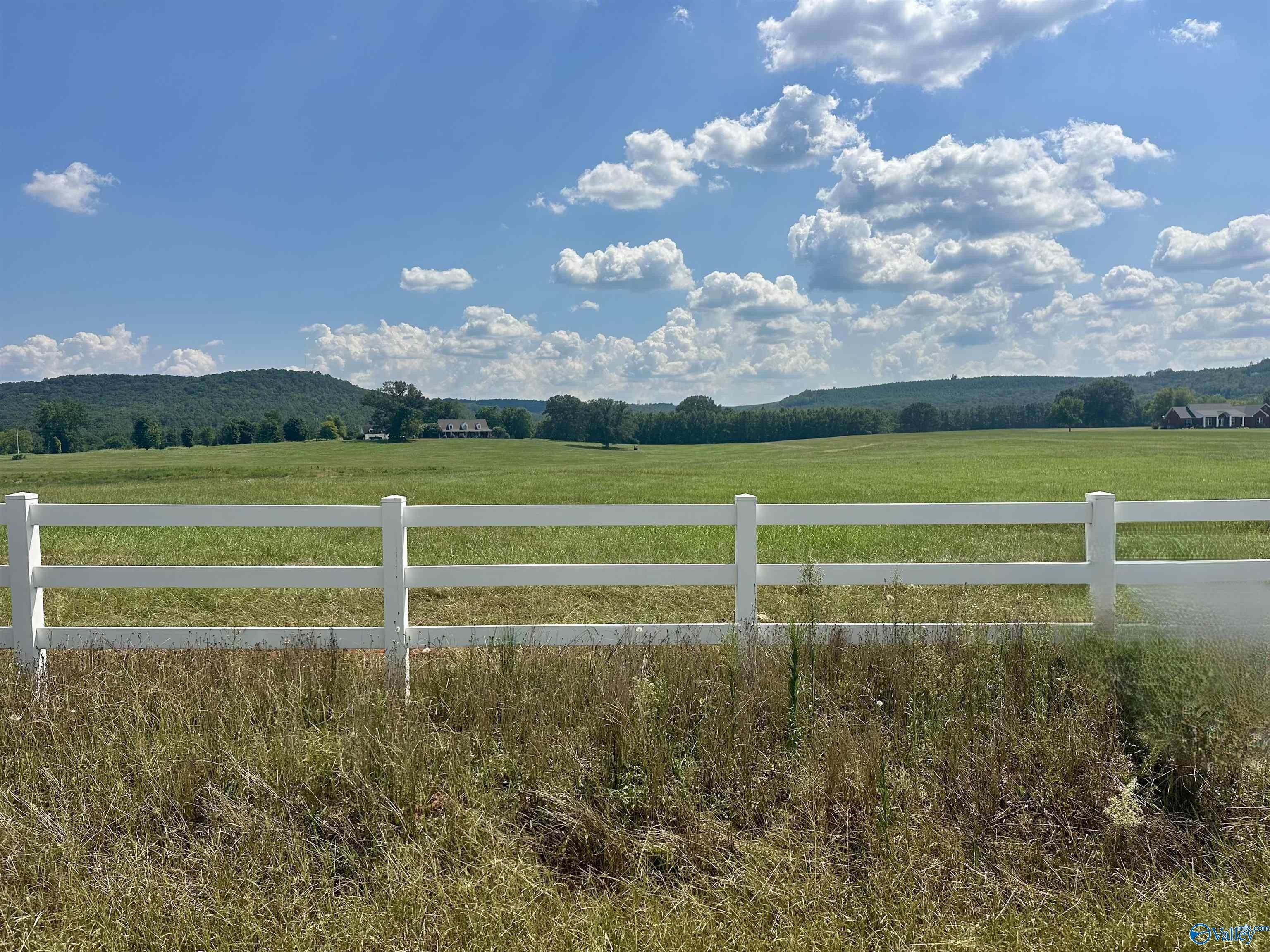 Land For Sale in Tuscumbia