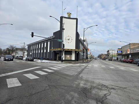 Mixed-Use Building in Chicago