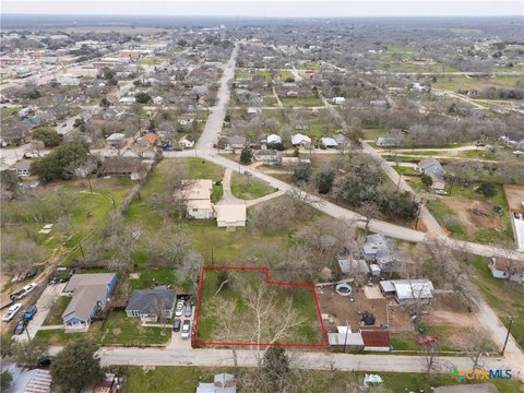 Residential Lot in Luling, TX