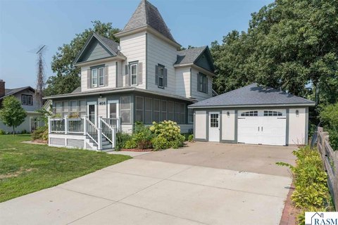 Two-Unit Duplex With River Views